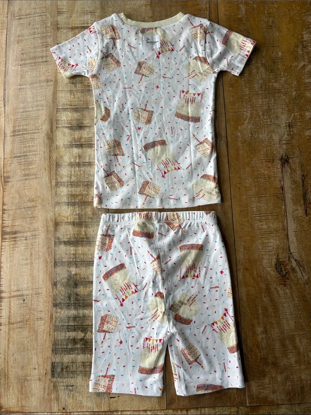 NWOT Burt’s Bees Birthday Pajama Set 5t